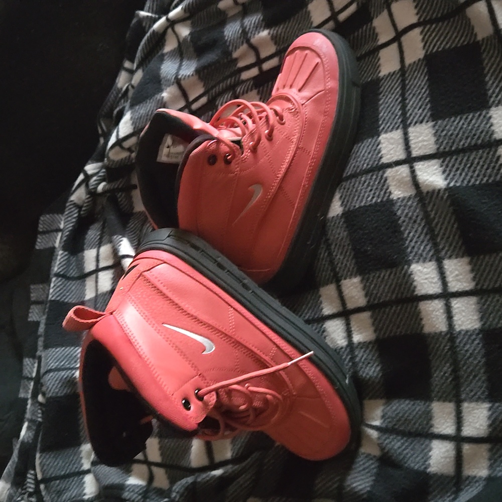 NIKE Woodside 2 High GS 'Light Redwood Size 3Y